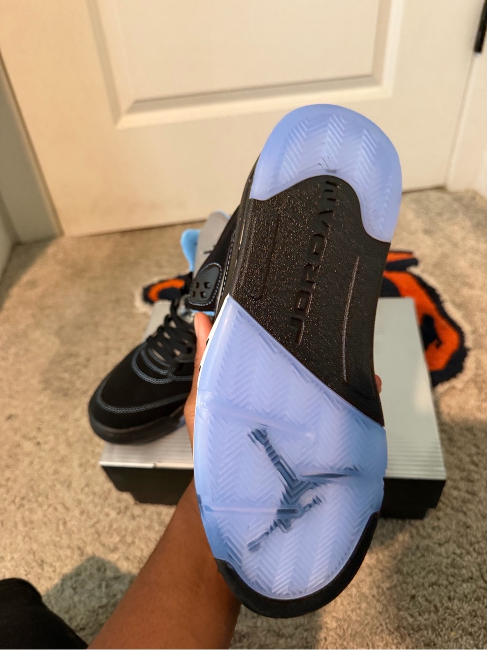 Jordan 5 Unc - Picture 3 of 8